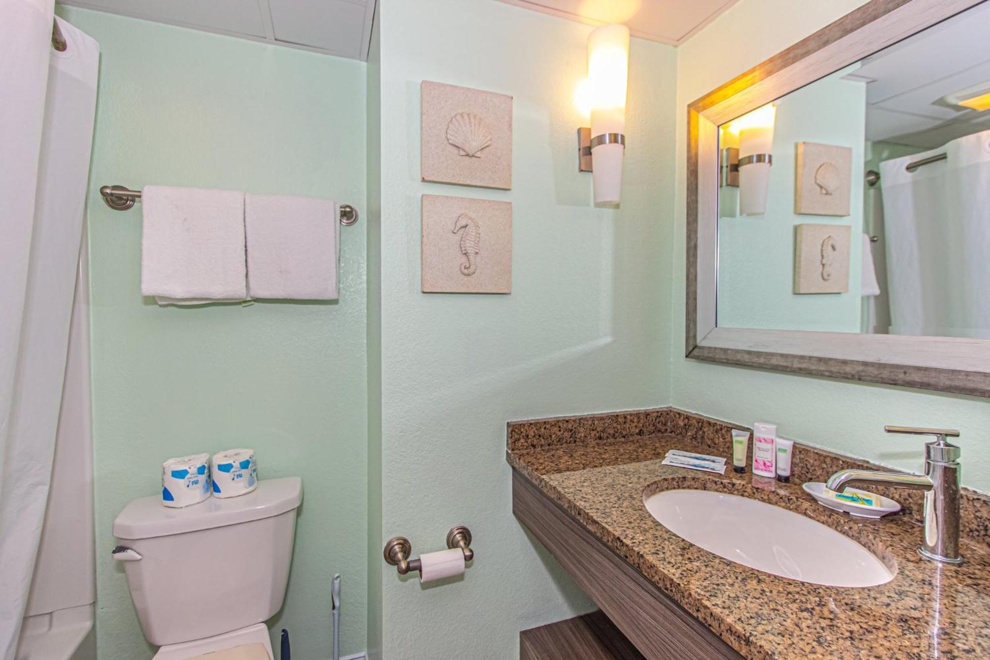 Oversized Ocean View Queen Suite With Beautiful Fireplace And Accents - Sleeps 4 Guests! Myrtle Beach Phòng bức ảnh